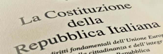 La rivoluzione si fa sulle “A” mentre le donne continuano a morire per mano dei loro aguzzini